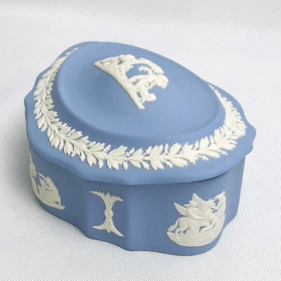 Wedgwood Vintage Trinket Box Jasperware Cupids Angels Pegasus England 1940’s - Picture 11 of 11